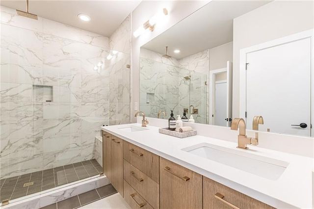 699 Vidalia Lane NW, Atlanta, GA 30318