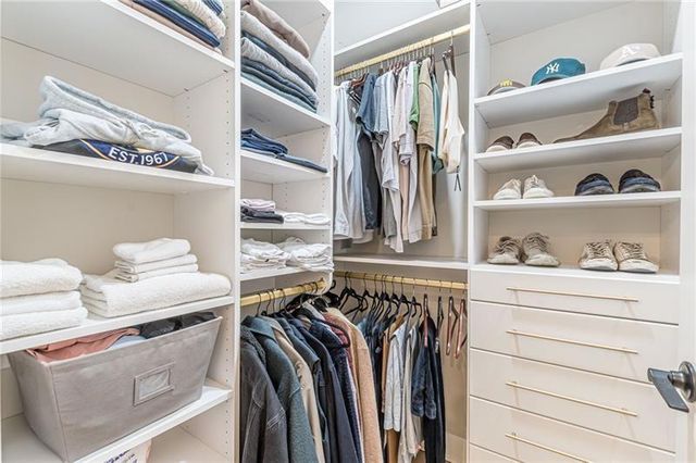 699 Vidalia Lane NW, Atlanta, GA 30318