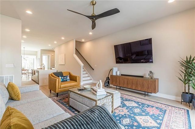 699 Vidalia Lane NW, Atlanta, GA 30318