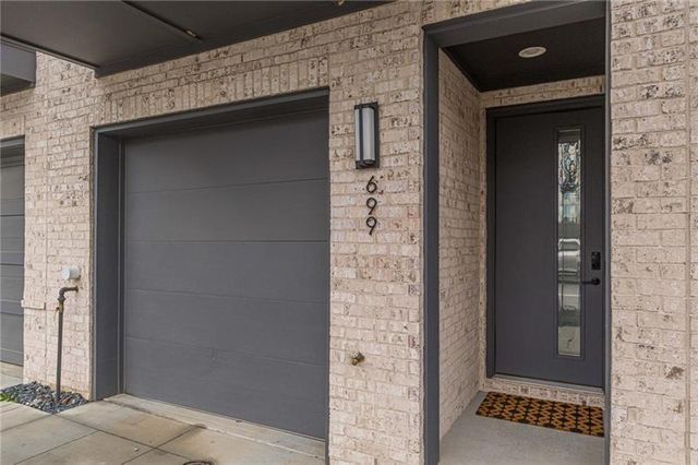 699 Vidalia Lane NW, Atlanta, GA 30318