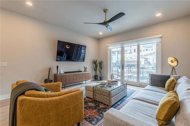 699 Vidalia Lane NW, Atlanta, GA 30318