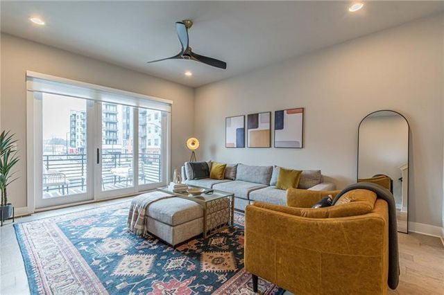 699 Vidalia Lane NW, Atlanta, GA 30318