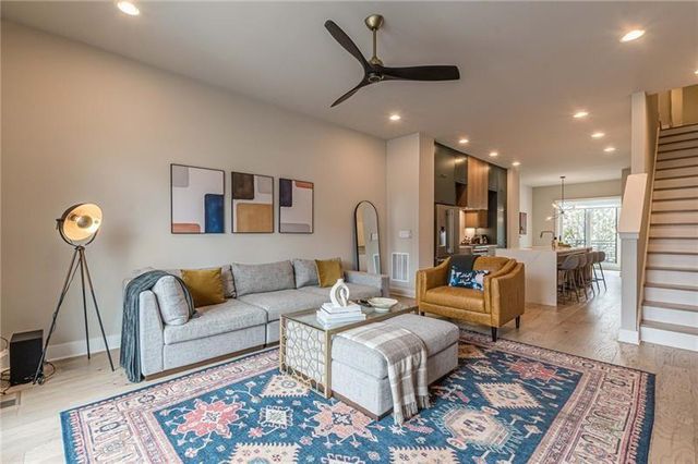 699 Vidalia Lane NW, Atlanta, GA 30318