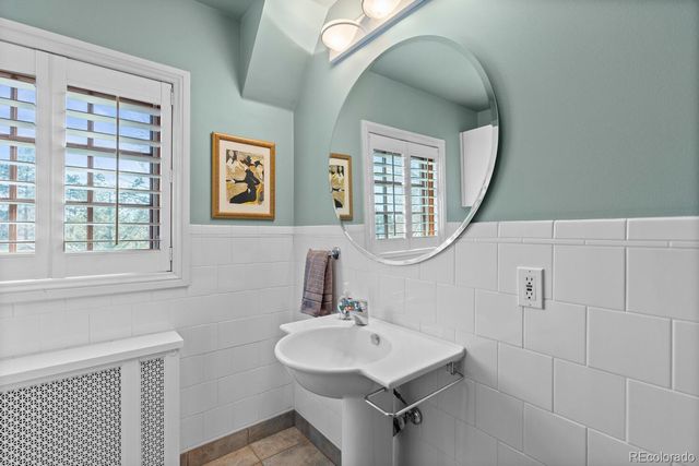 1922 Monaco Parkway, Denver, CO 80220