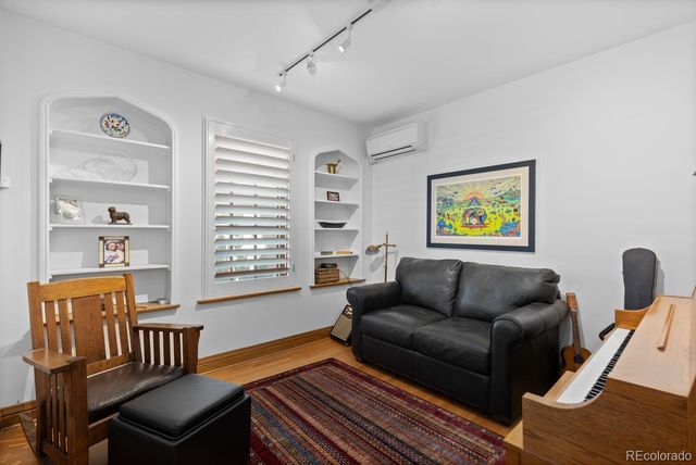 1922 Monaco Parkway, Denver, CO 80220