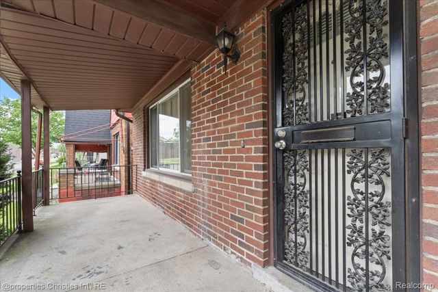 16171 Santa Rosa Drive, Detroit, MI 48221