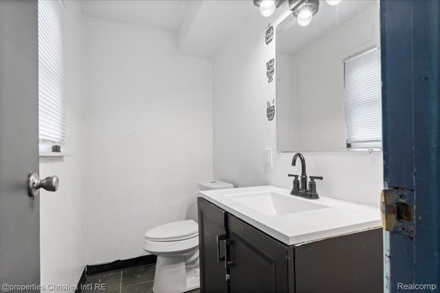 16171 Santa Rosa Drive, Detroit, MI 48221