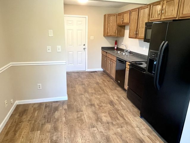 24 Maple St, Clarksville, TN 37042