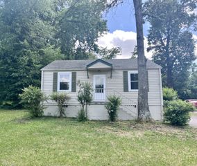 24 Maple St, Clarksville, TN 37042