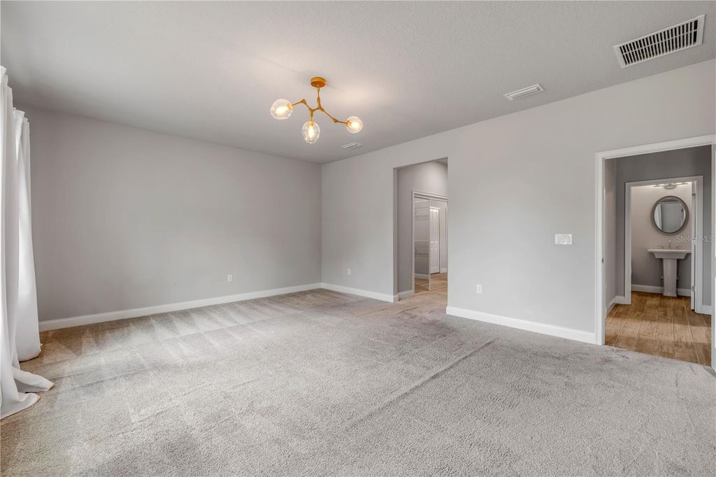 Image 33 of property listing at 1100 LOCH LINNHE COURT, New Smyrna Beach, FL 32168