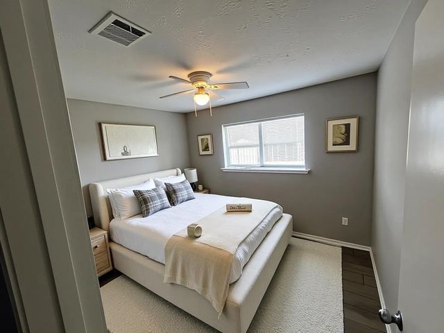 10410 Kirkglen Drive, Houston, TX 77089