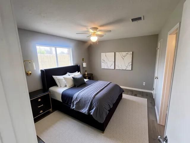 10410 Kirkglen Drive, Houston, TX 77089