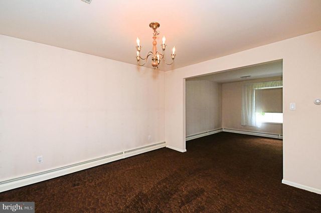 836 N CEDAR RD, Jenkintown, PA 19046