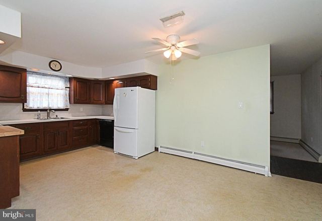 836 N CEDAR RD, Jenkintown, PA 19046