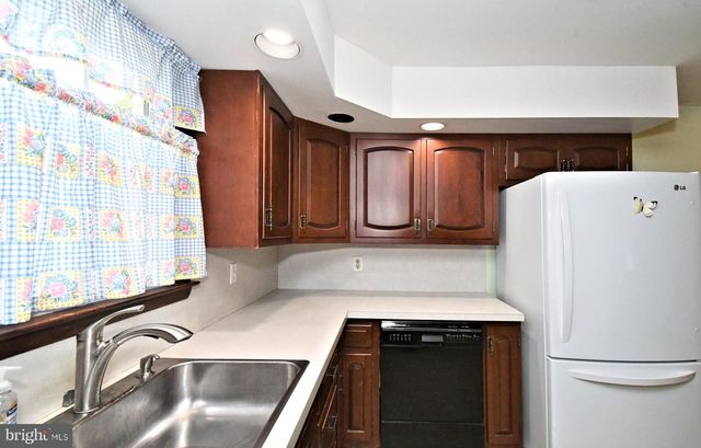 836 N CEDAR RD, Jenkintown, PA 19046