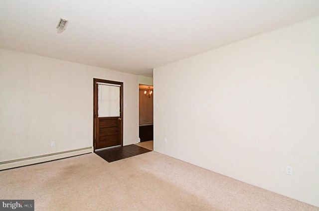 836 N CEDAR RD, Jenkintown, PA 19046