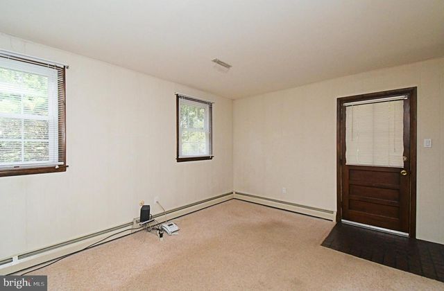 836 N CEDAR RD, Jenkintown, PA 19046