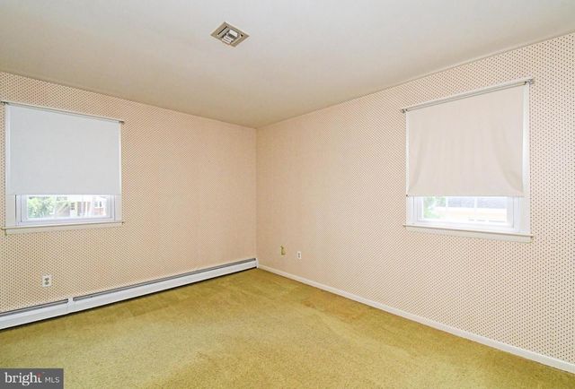 836 N CEDAR RD, Jenkintown, PA 19046