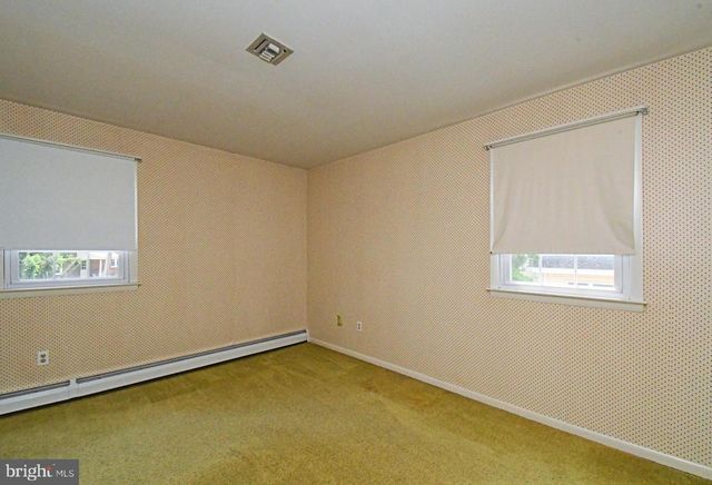 836 N CEDAR RD, Jenkintown, PA 19046
