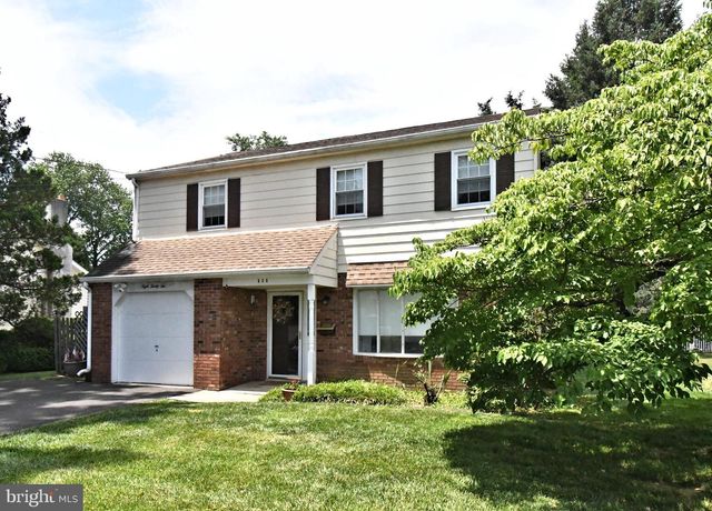 836 N CEDAR RD, Jenkintown, PA 19046
