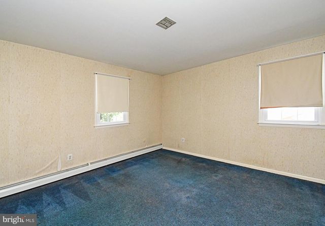 836 N CEDAR RD, Jenkintown, PA 19046