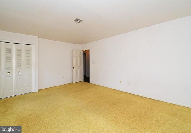 836 N CEDAR RD, Jenkintown, PA 19046