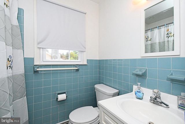 836 N CEDAR RD, Jenkintown, PA 19046