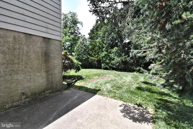 836 N CEDAR RD, Jenkintown, PA 19046