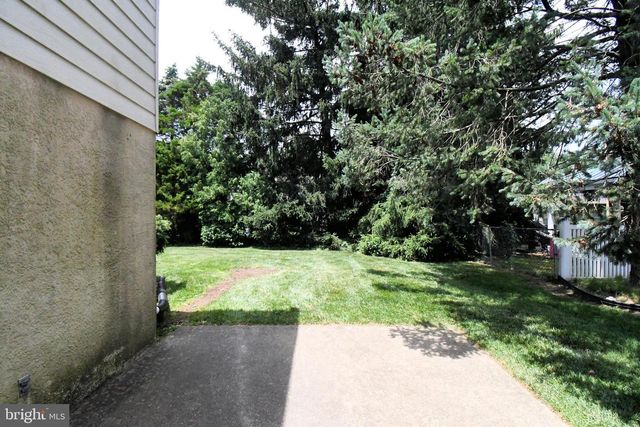 836 N CEDAR RD, Jenkintown, PA 19046