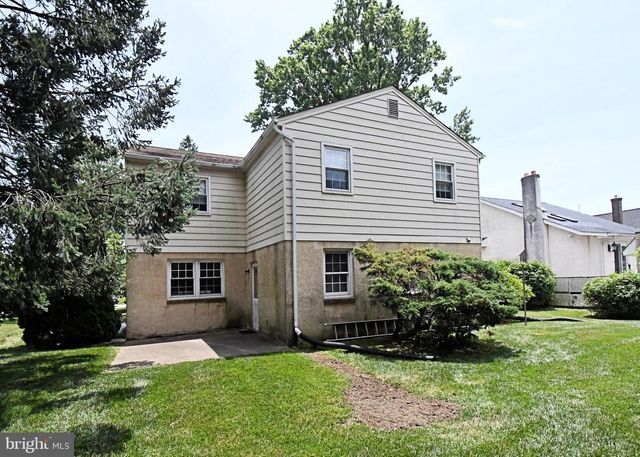 836 N CEDAR RD, Jenkintown, PA 19046