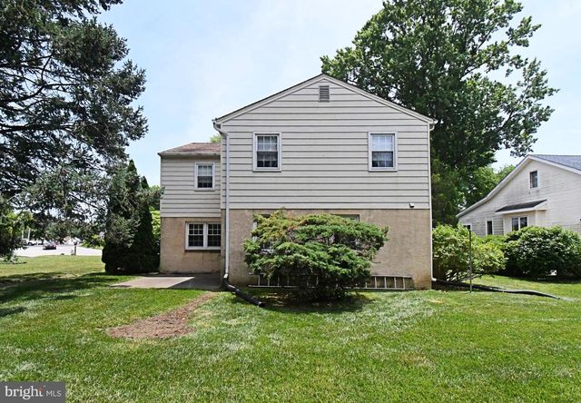836 N CEDAR RD, Jenkintown, PA 19046