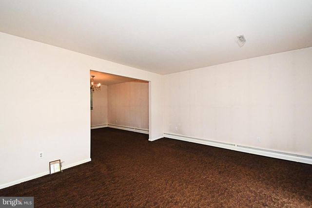 836 N CEDAR RD, Jenkintown, PA 19046