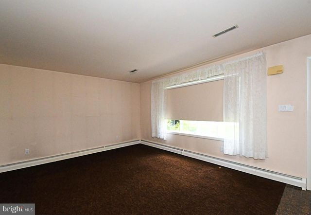 836 N CEDAR RD, Jenkintown, PA 19046