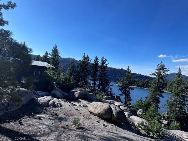 831 Cove Drive, Big Bear Lake, CA 92315