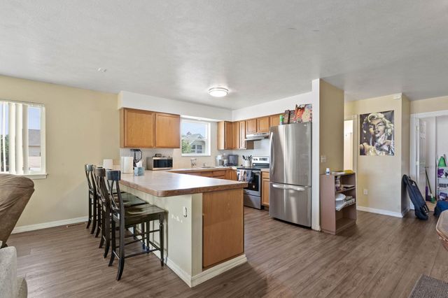 303 E Augusta Ave, Spokane, WA 99207