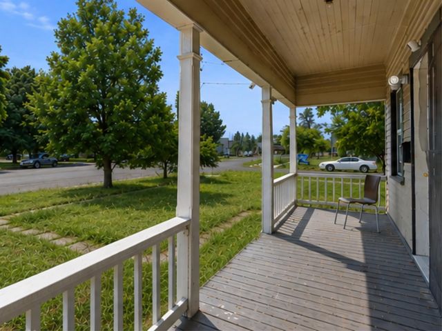 303 E Augusta Ave, Spokane, WA 99207