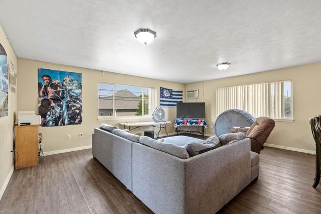 303 E Augusta Ave, Spokane, WA 99207