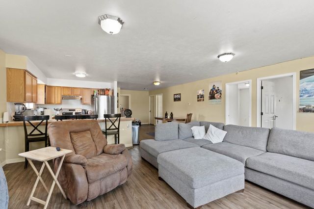 303 E Augusta Ave, Spokane, WA 99207