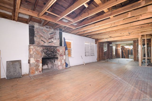 1711 Burleson, San Antonio, TX 78202