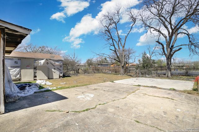 1711 Burleson, San Antonio, TX 78202
