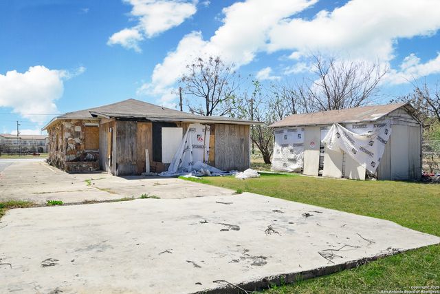1711 Burleson, San Antonio, TX 78202