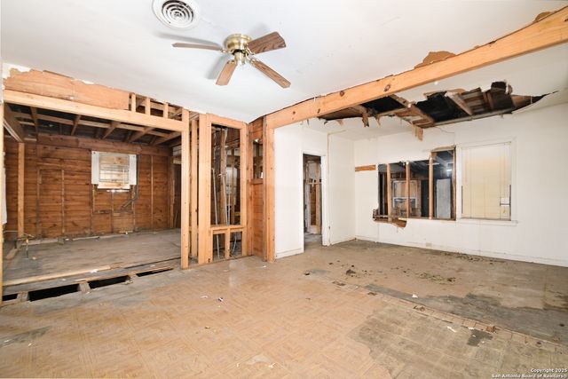 1711 Burleson, San Antonio, TX 78202