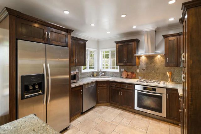 941 Chehalem Road, La Canada Flintridge, CA 91011