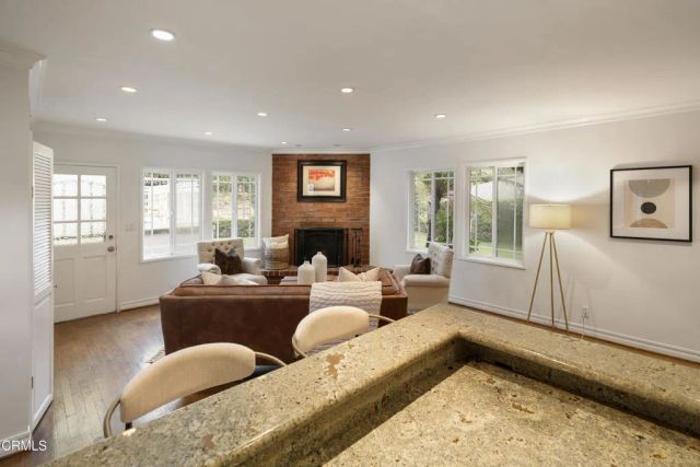 941 Chehalem Road, La Canada Flintridge, CA 91011