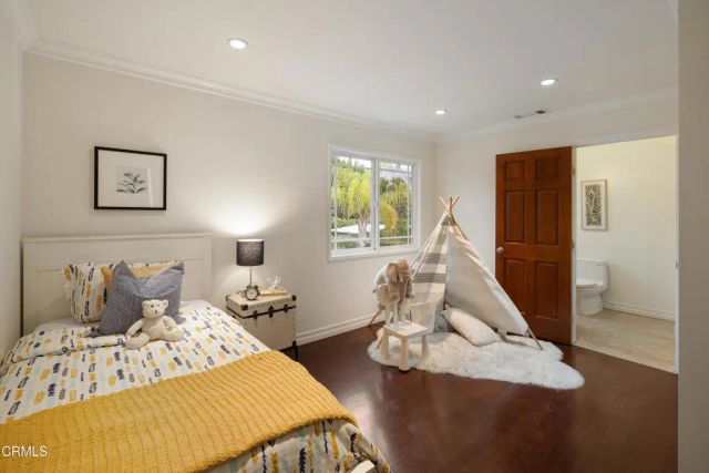 941 Chehalem Road, La Canada Flintridge, CA 91011