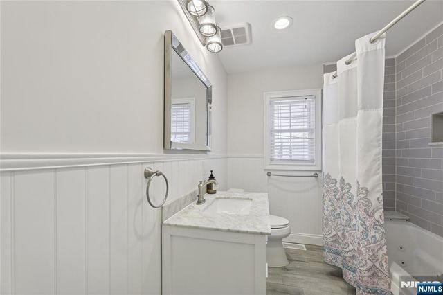 124 Lee Street, Elmwood Park, NJ 07407