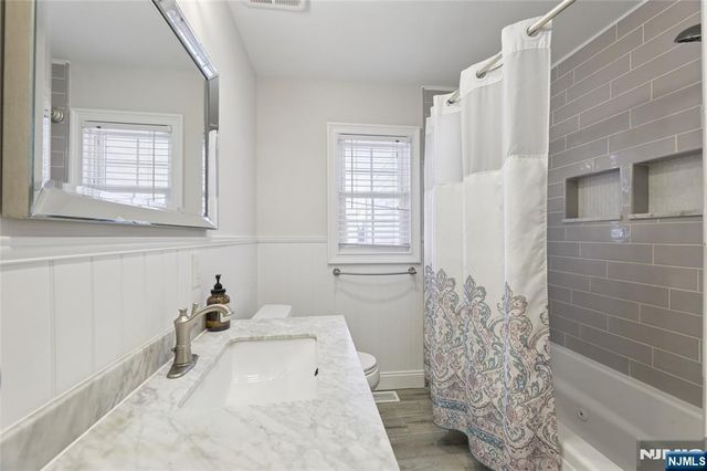 124 Lee Street, Elmwood Park, NJ 07407