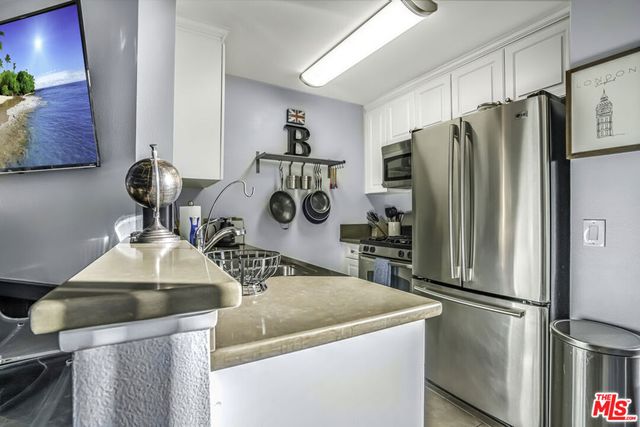 7320 Hawthorn Avenue 315, Los Angeles, CA 90046