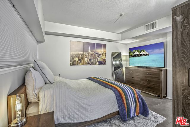 7320 Hawthorn Avenue 315, Los Angeles, CA 90046