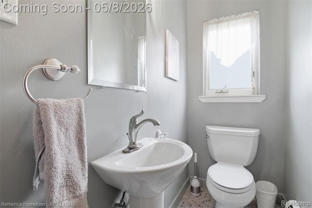 11337 Kennebec Avenue, Allen Park, MI 48101